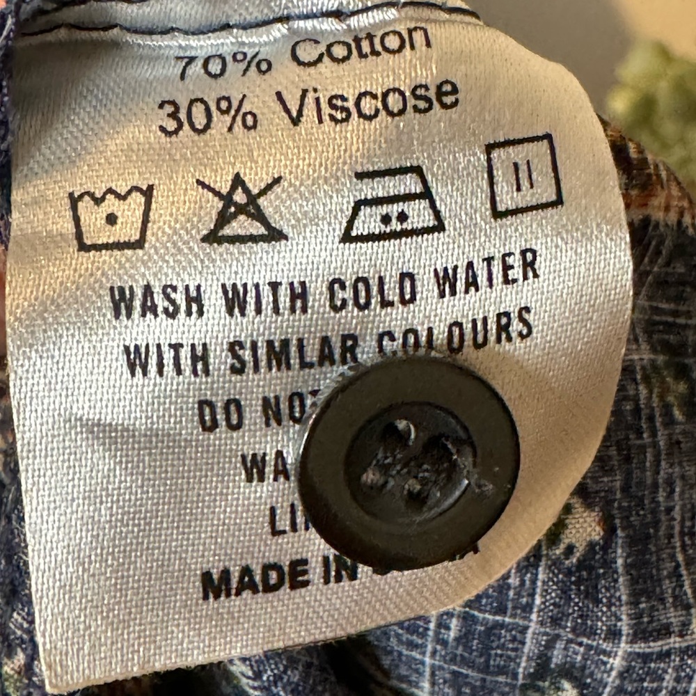 *2/$22* Vatpave button down - Picture 3 of 6
